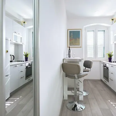 Boni Luxe Studio Apartment
