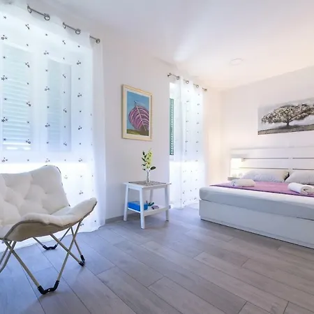 Boni Luxe Studio Apartment *